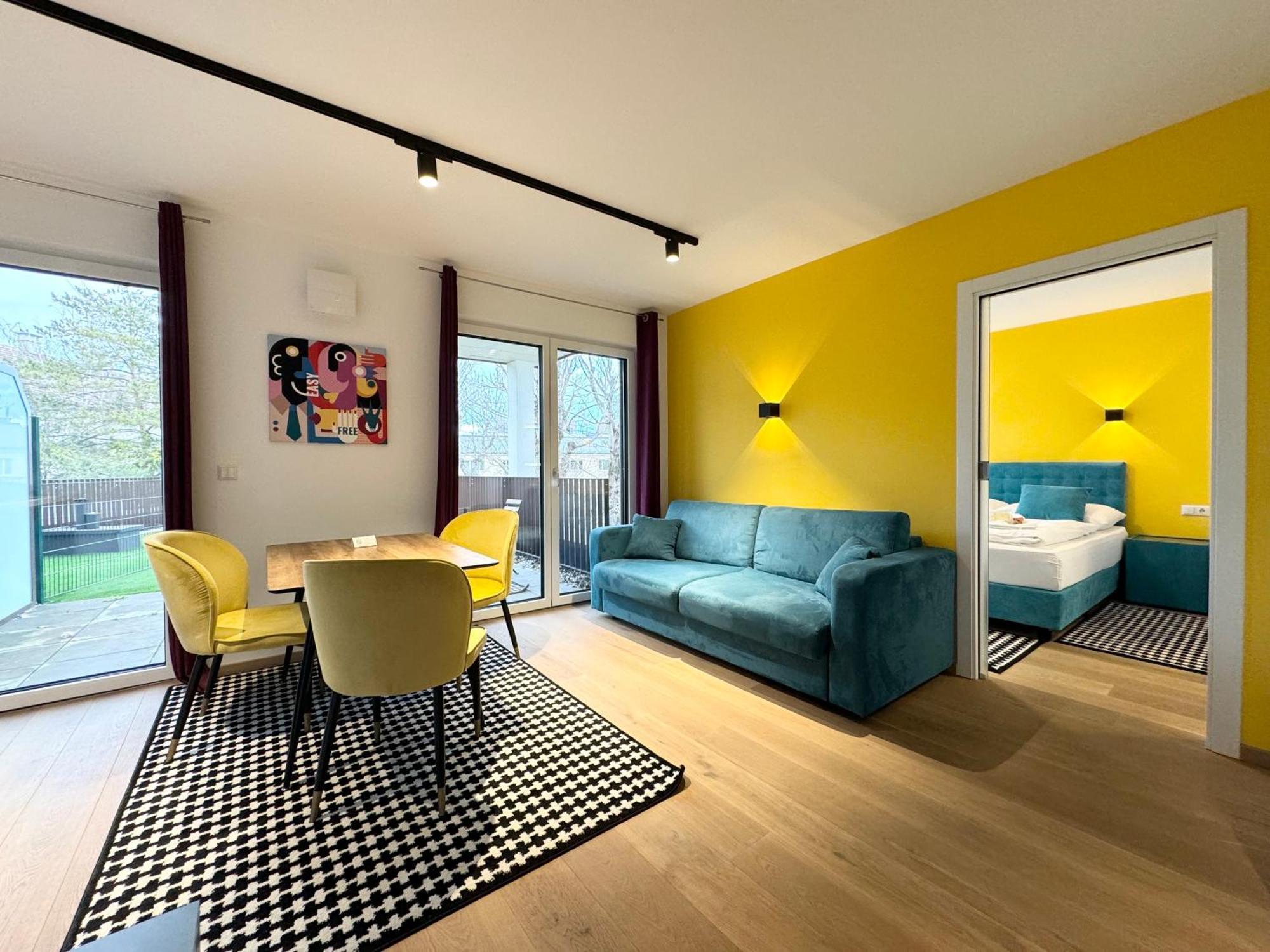 Wohnung Mit Terrasse + Parkplatz Wina Bagian luar foto