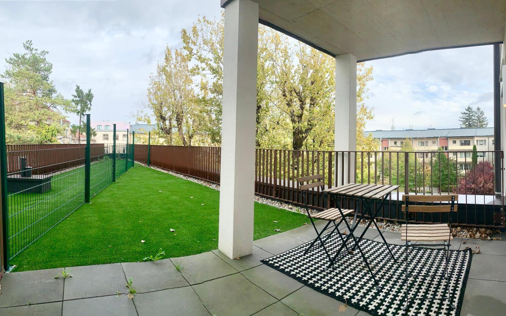 Wohnung Mit Terrasse + Parkplatz Wina Bagian luar foto